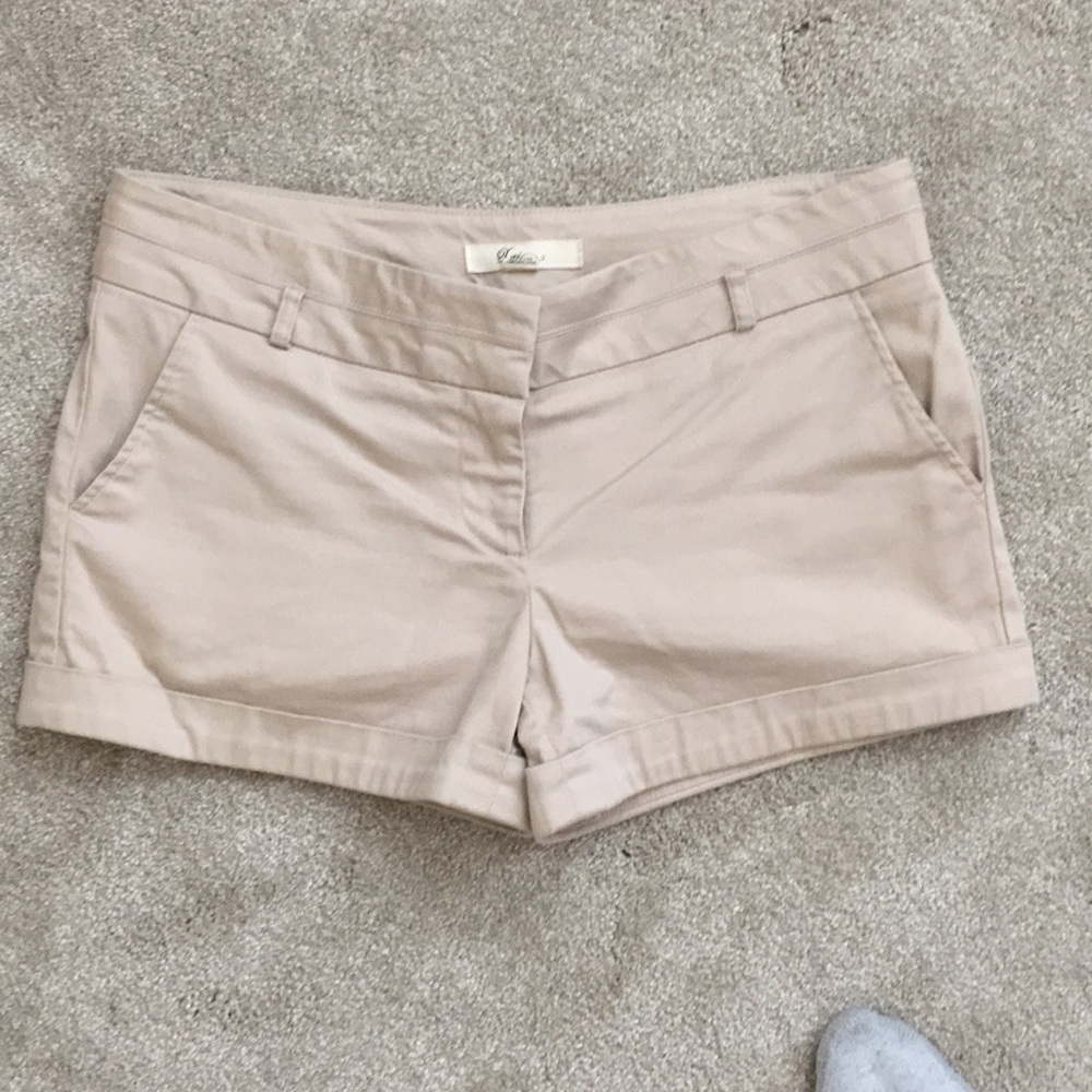 Forever 21 Khaki Shorts Size Medium